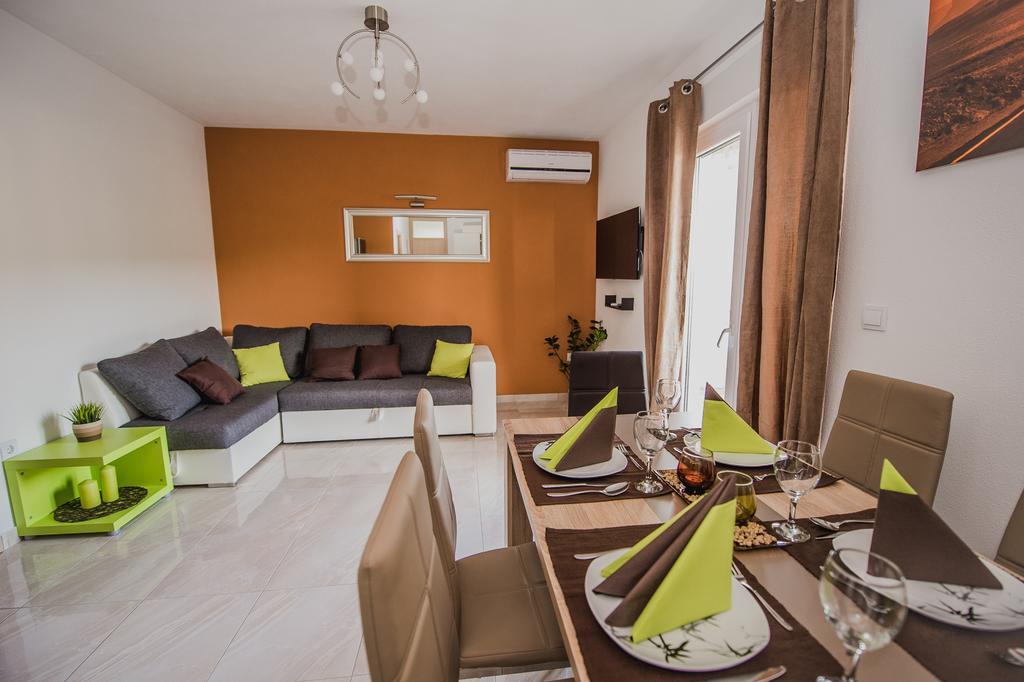 Apartments Villa Monique Rogoznica  Kamer foto