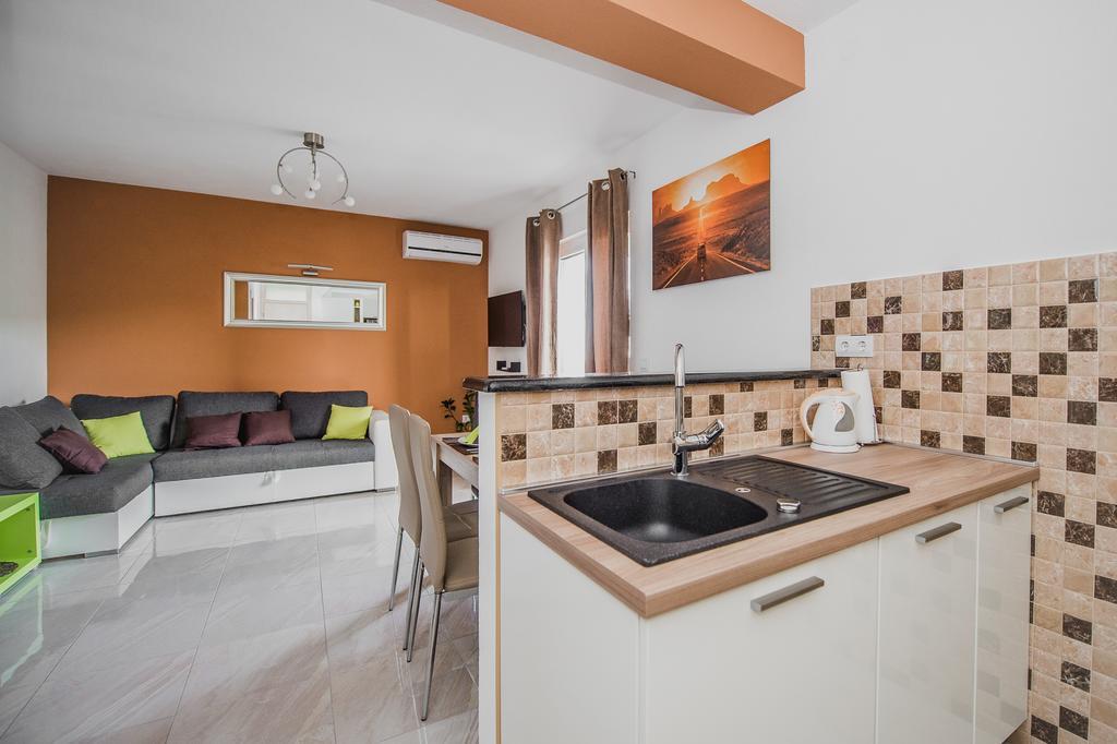 Apartments Villa Monique Rogoznica  Kamer foto